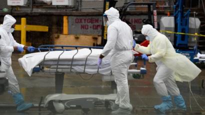 Tercer día consecutivo con más de 2,000 fallecidos en EE.UU. por COVID-19 tercer-dia-consecutivo-con-mas-de-2000-fallecidos-en-eeuu-por-covid-19